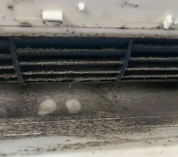 博乐空调吹的风有股烧焦味是怎么回事